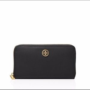 Black Tory Burch Robinson Continental Wallet